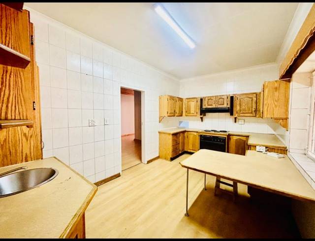 3 BEDROOM HOUSE FOR SALE IN VANDERBIJLPARK CE 1